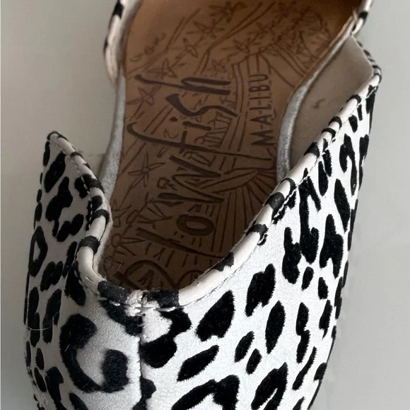 Malibu Blowfish Women's Leopard Print Flats - Picture 8 of 14